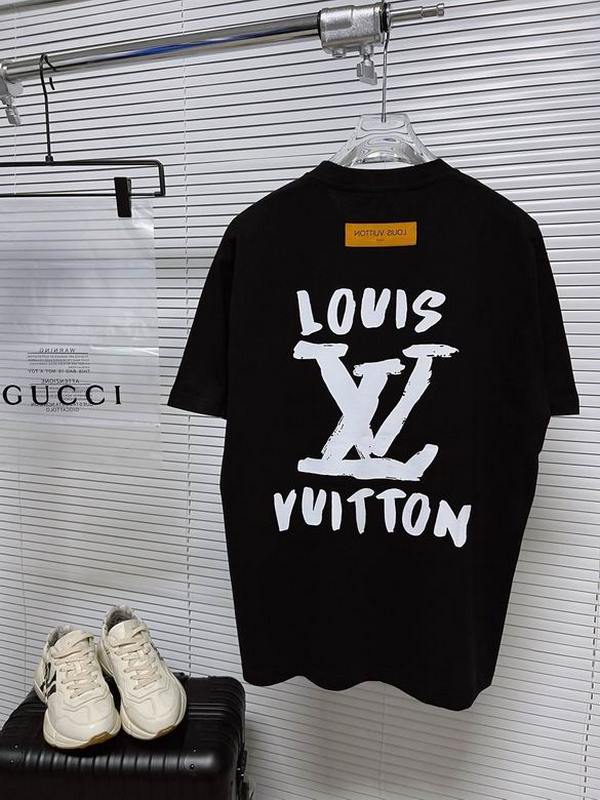 Louis Vuitton Men's T-shirts 245